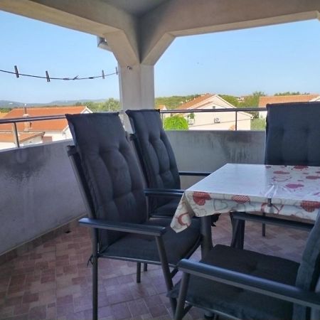 Apartman Kristina Sa Dvije Sobe Biograd Na Moru Exteriör bild