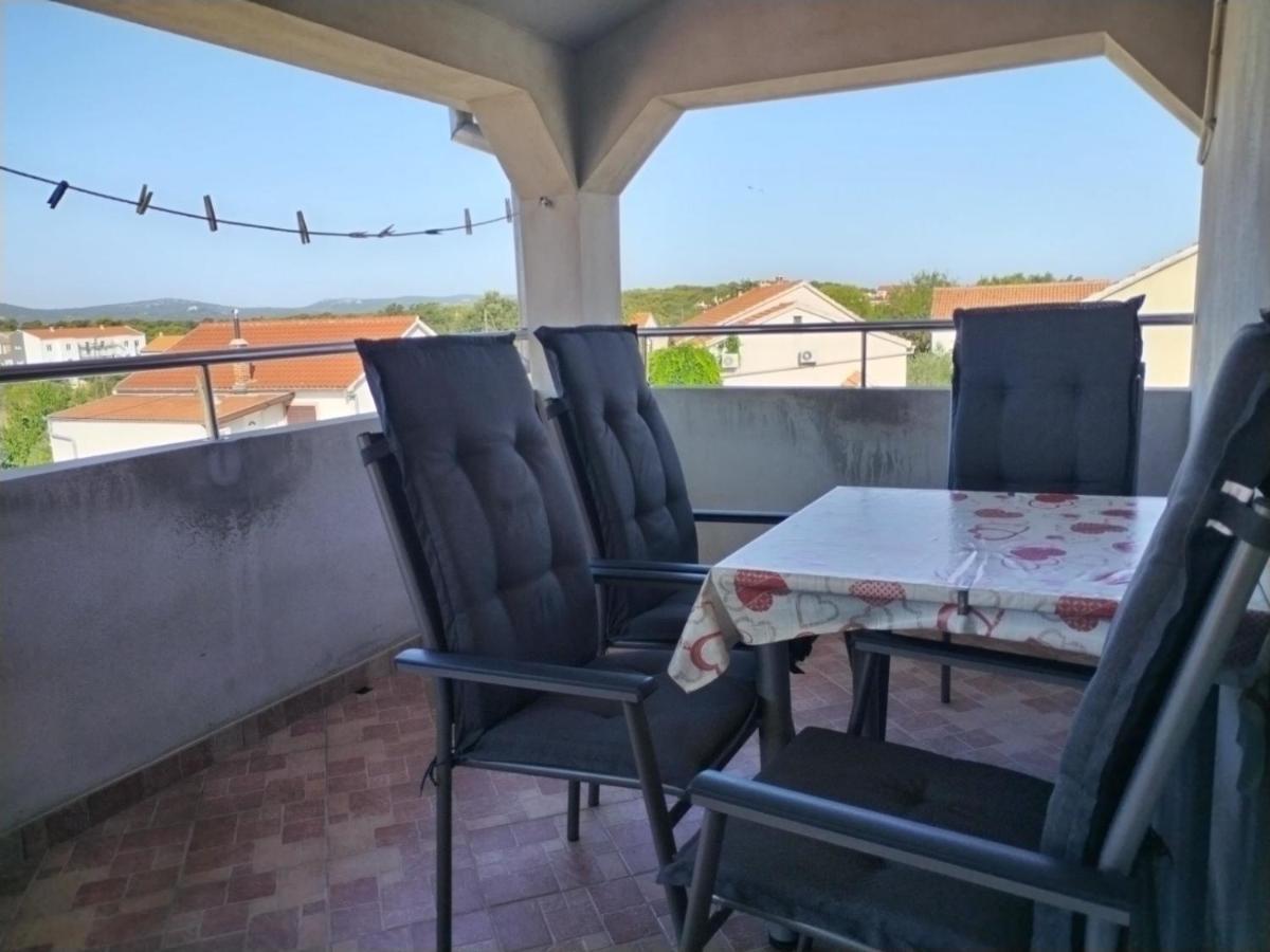 Apartman Kristina Sa Dvije Sobe Biograd Na Moru Exteriör bild