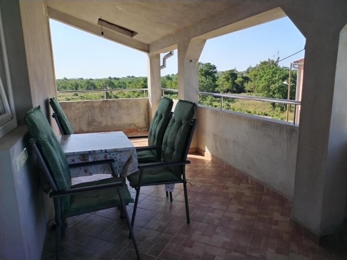 Apartman Kristina Sa Dvije Sobe Biograd Na Moru Exteriör bild